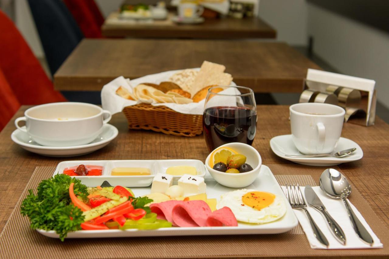 Hotel Adora تبليسي المظهر الخارجي الصورة
